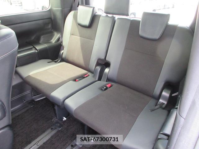 Toyota NOAH 2021-01 8221738-14