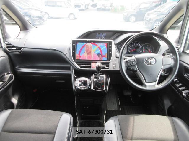 Toyota NOAH 2021-01 8221738-15