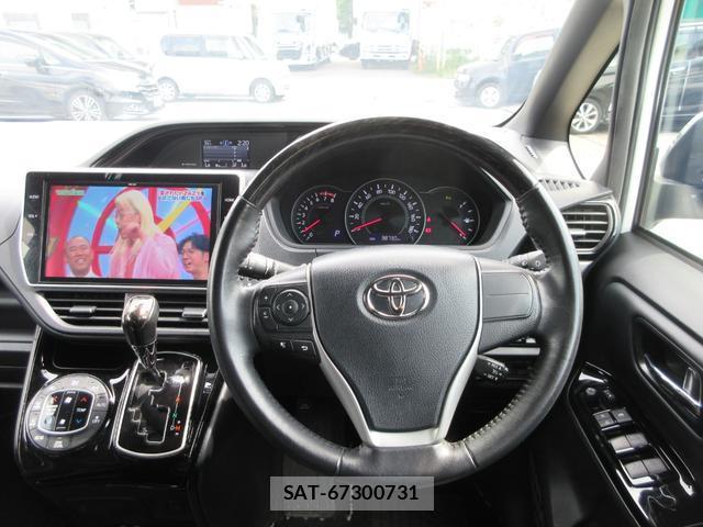 Toyota NOAH 2021-01 8221738-16