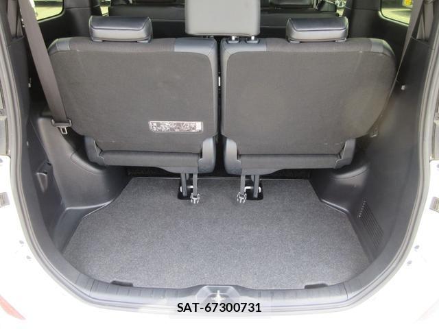 Toyota NOAH 2021-01 8221738-18