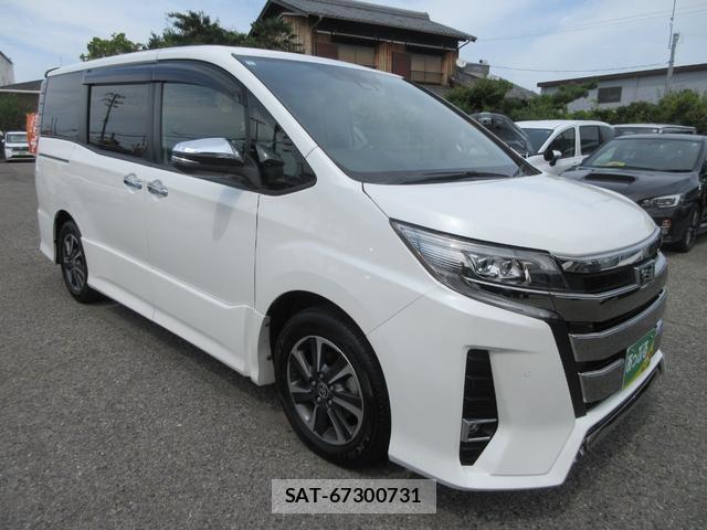 Toyota NOAH 2021-01 8221738-5