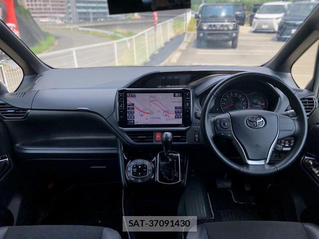 Toyota NOAH 2019-03 8221831-1