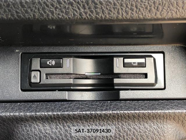 Toyota NOAH 2019-03 8221831-12