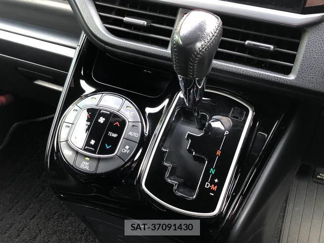 Toyota NOAH 2019-03 8221831-14