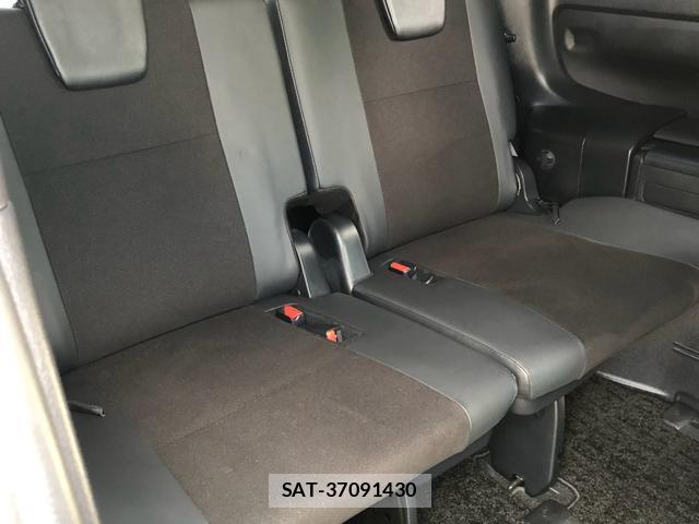 Toyota NOAH 2019-03 8221831-9