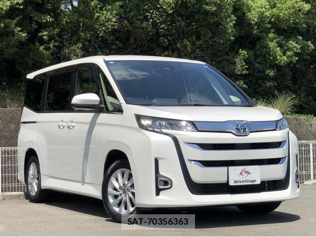 Toyota NOAH 2023-03 8221834-1