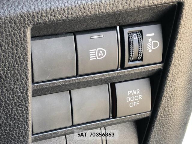 Toyota NOAH 2023-03 8221834-18