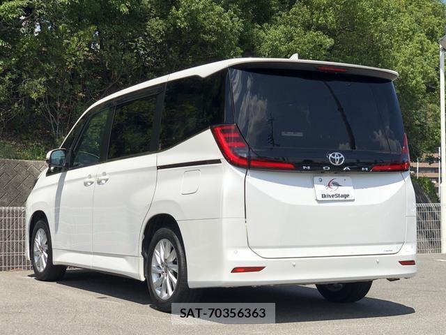 Toyota NOAH 2023-03 8221834-3