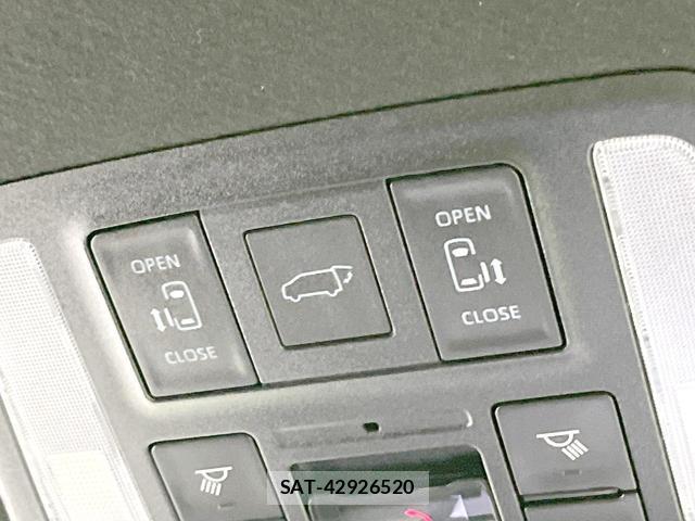 Toyota NOAH 2024-07 8221860-2