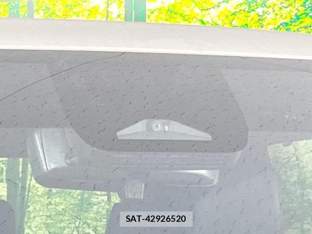 Toyota NOAH 2024-07 8221860-3