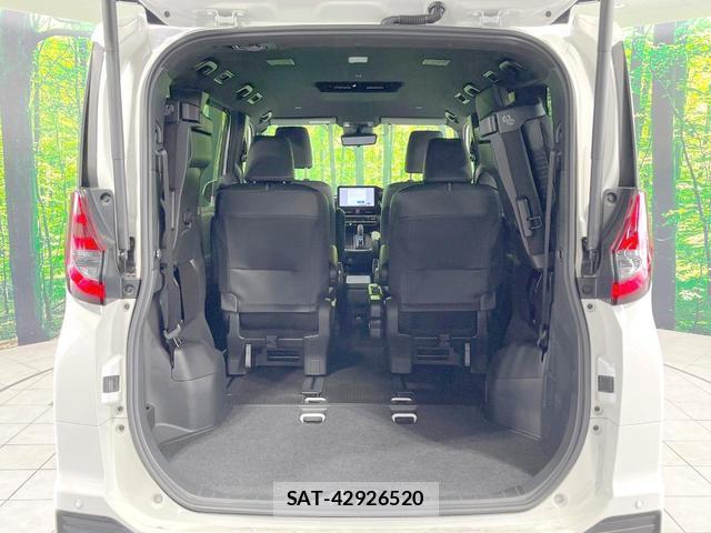 Toyota NOAH 2024-07 8221860-6