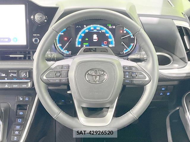 Toyota NOAH 2024-07 8221860-7