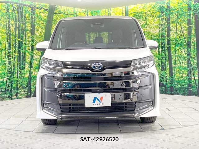Toyota NOAH 2024-07 8221860-8
