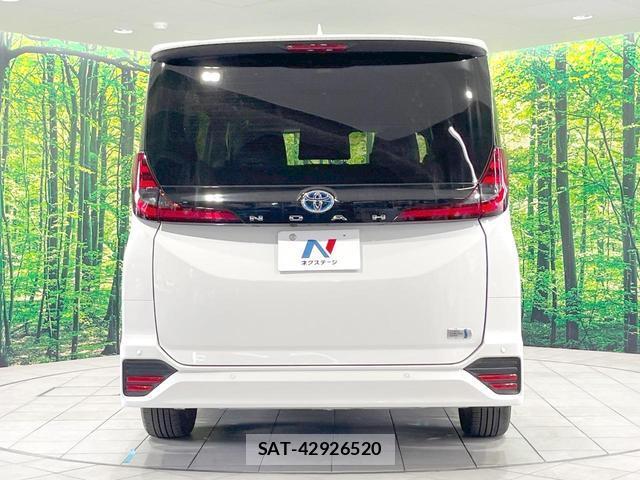 Toyota NOAH 2024-07 8221860-9