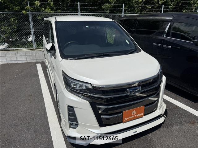 Toyota NOAH 2018-06 8221925-0
