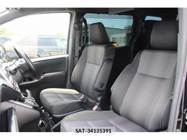 Toyota NOAH 2017-08 8221997-15