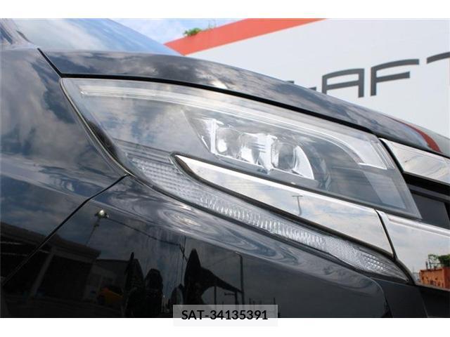 Toyota NOAH 2017-08 8221997-19