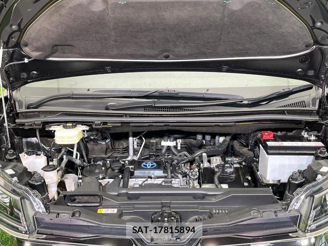 Toyota NOAH 2024-08 8222112-17
