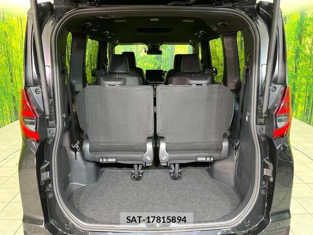 Toyota NOAH 2024-08 8222112-9