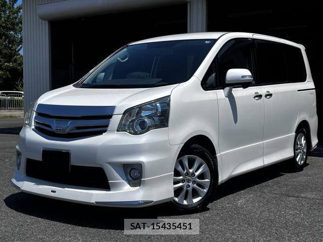 Toyota NOAH 2011-10 8222156-0