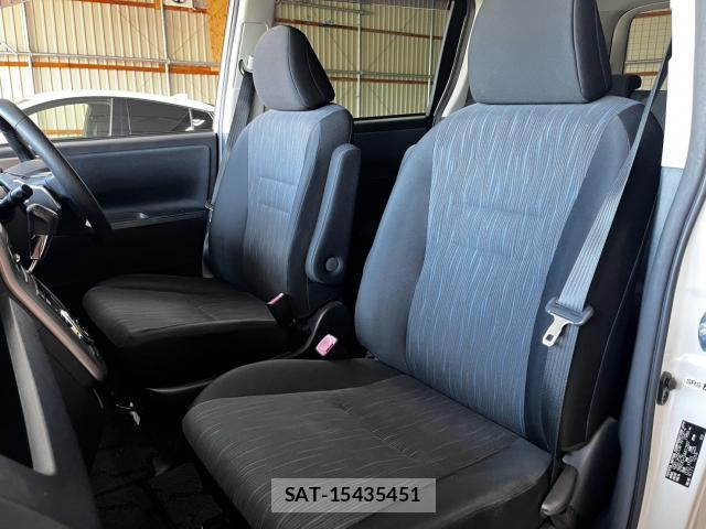 Toyota NOAH 2011-10 8222156-10