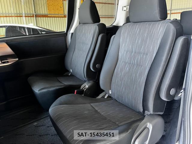 Toyota NOAH 2011-10 8222156-11