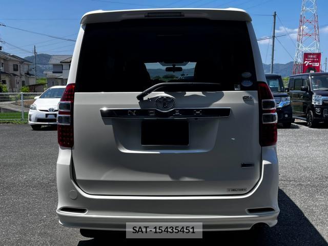 Toyota NOAH 2011-10 8222156-5