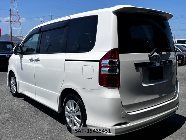 Toyota NOAH 2011-10 8222156-6