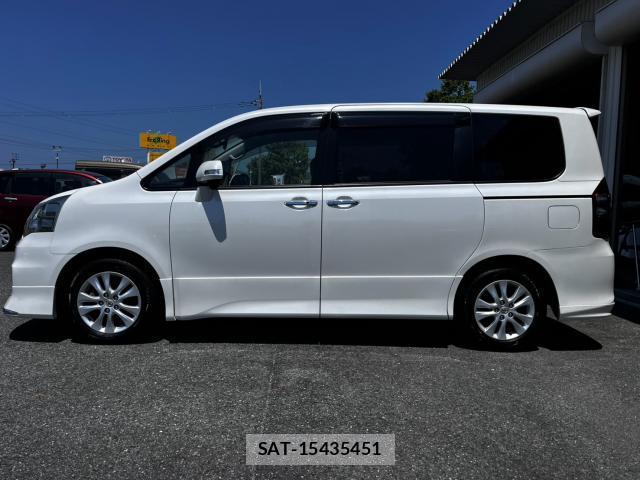 Toyota NOAH 2011-10 8222156-7