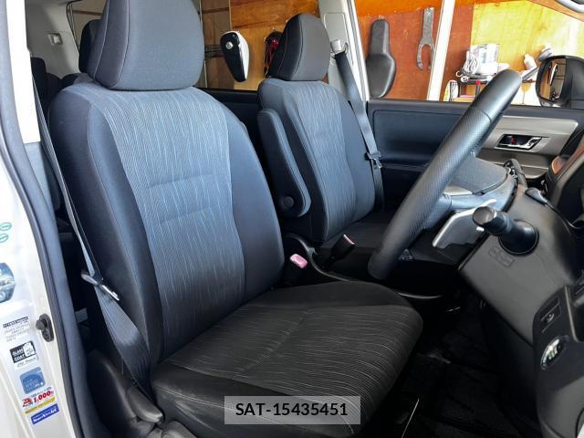 Toyota NOAH 2011-10 8222156-9