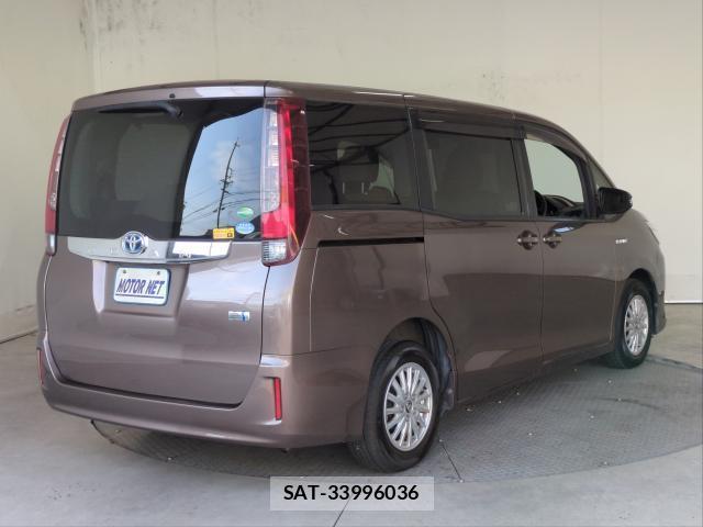 Toyota NOAH 2014-07 8222214-1