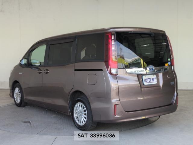 Toyota NOAH 2014-07 8222214-10