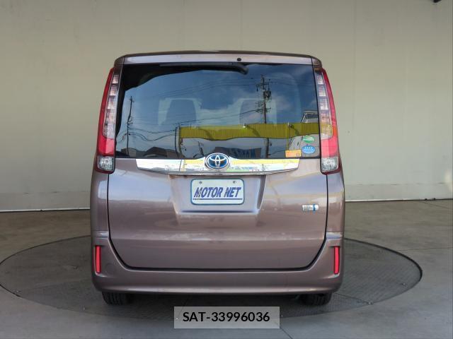 Toyota NOAH 2014-07 8222214-13