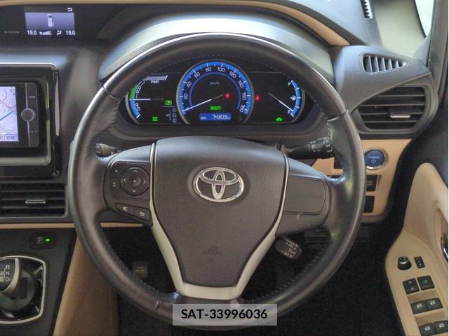 Toyota NOAH 2014-07 8222214-17