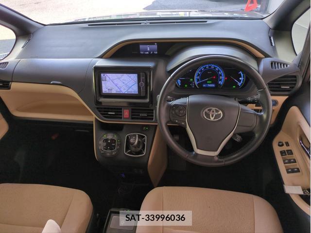 Toyota NOAH 2014-07 8222214-2