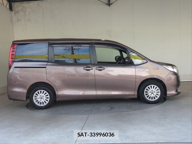 Toyota NOAH 2014-07 8222214-3
