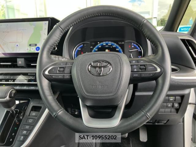 Toyota NOAH 2022-07 8222276-14