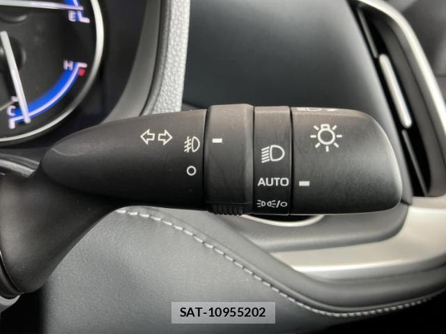 Toyota NOAH 2022-07 8222276-15