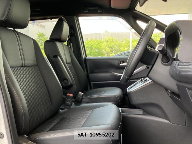 Toyota NOAH 2022-07 8222276-3