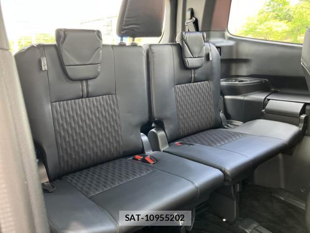 Toyota NOAH 2022-07 8222276-5