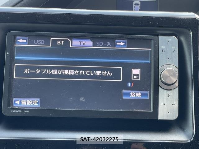 Toyota NOAH 2015-09 8222369-12