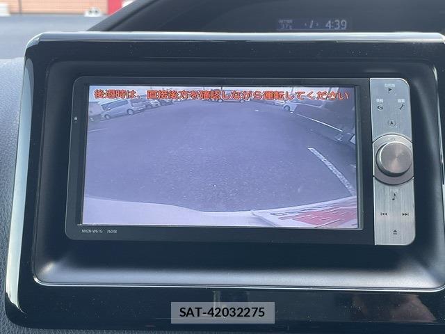 Toyota NOAH 2015-09 8222369-6