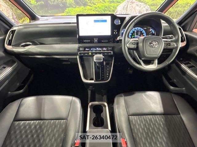 Toyota NOAH 2023-08 8222406-1