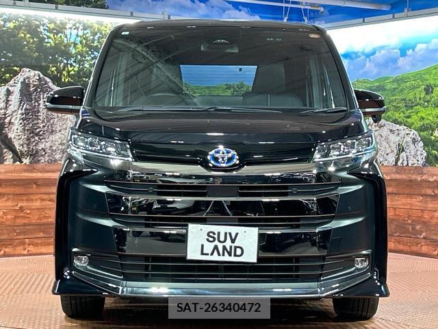 Toyota NOAH 2023-08 8222406-13