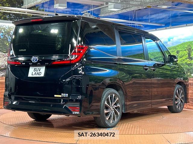Toyota NOAH 2023-08 8222406-16