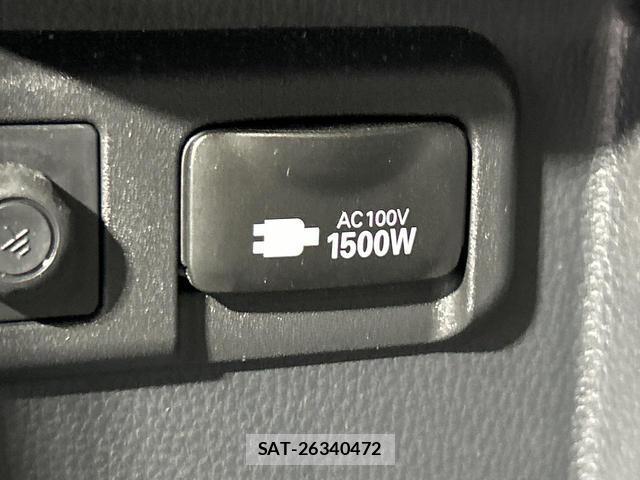 Toyota NOAH 2023-08 8222406-5