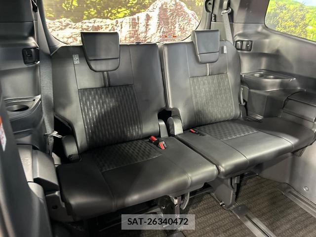 Toyota NOAH 2023-08 8222406-8