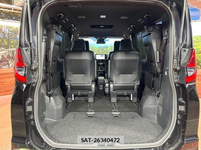 Toyota NOAH 2023-08 8222406-9