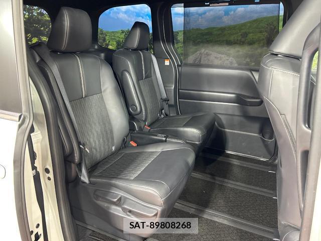 Toyota NOAH 2024-07 8222407-8