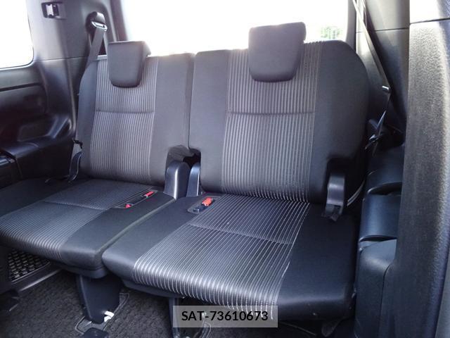 Toyota NOAH 2017-10 8222511-18